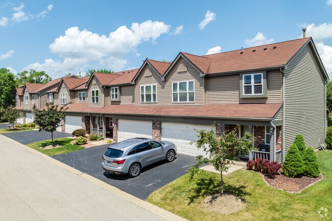 Building Photo - Whispering Oaks