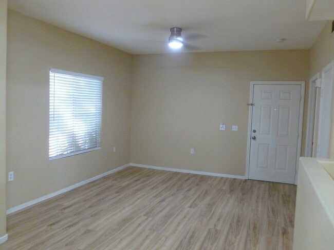 Foto del edificio - 3400 Cabana Dr