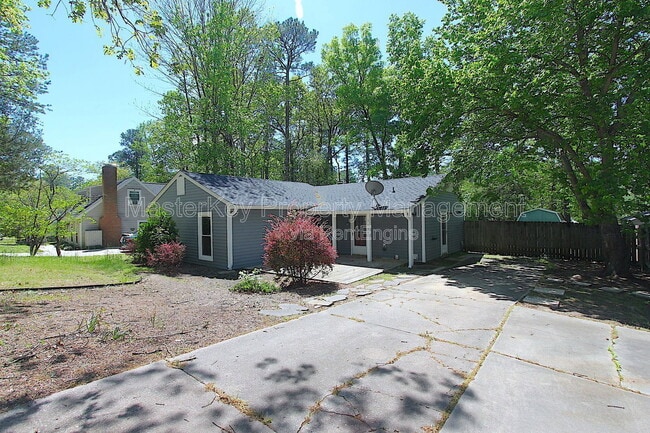 Foto del edificio - 1610 Burnley Dr