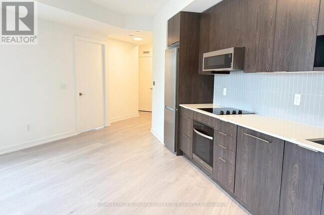 Photo du bâtiment - 2501 Saw Whet Blvd.