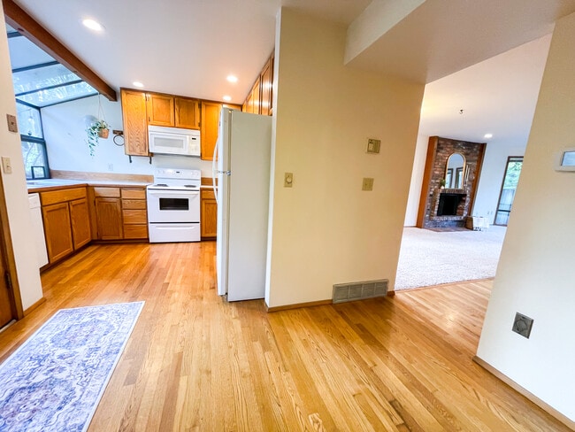 Foto del edificio - 4615 Island Crest Way