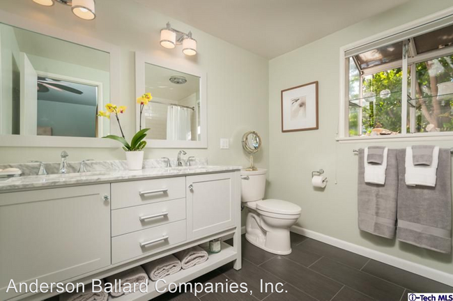 Building Photo - 3 br, 2.5 bath House - 3933 El Lado Drive