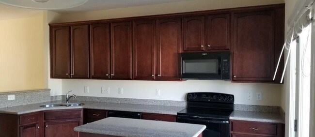 Building Photo - Modern 3-Bedroom Townhome in Townes at Umstead – Available Now