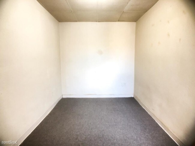 Building Photo - 3 br, 1 bath House - 1517 S Dover St