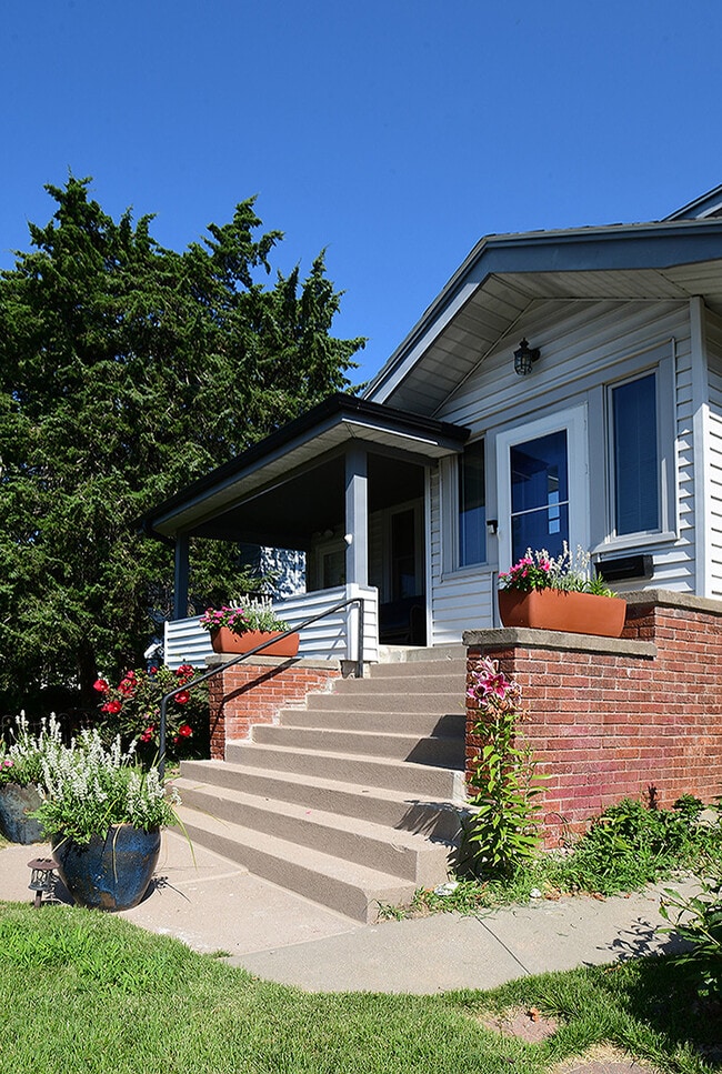 Photo - 5022 Izard St House