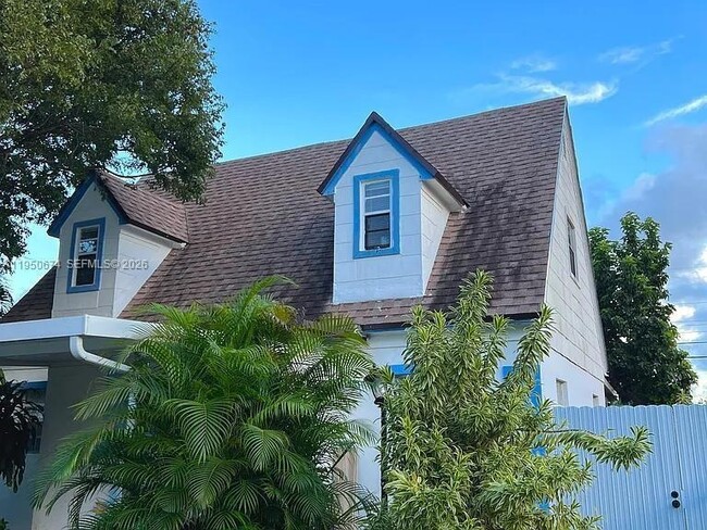 Photo - 1990 NE 183rd St House