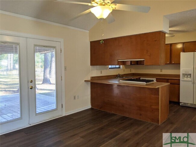 Building Photo - 110 Greene Dr