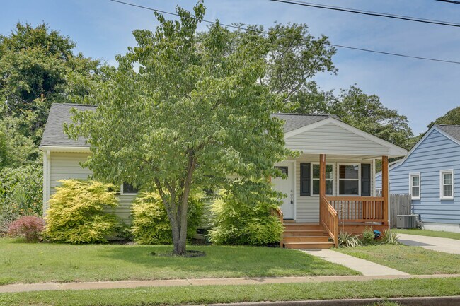 Building Photo - 1405 Baychester Ave