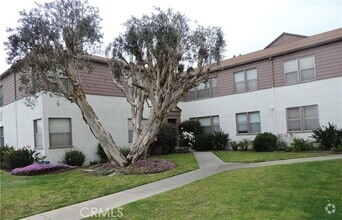 Building Photo - 8386 Dunbarton Ave