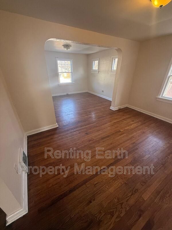 Foto del edificio - 7138 Garesche Ave