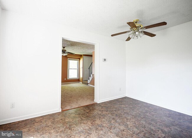 Building Photo - 20 Lerner Ct