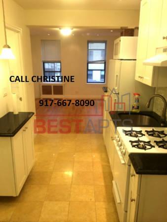 Building Photo - 336 E 73rd St