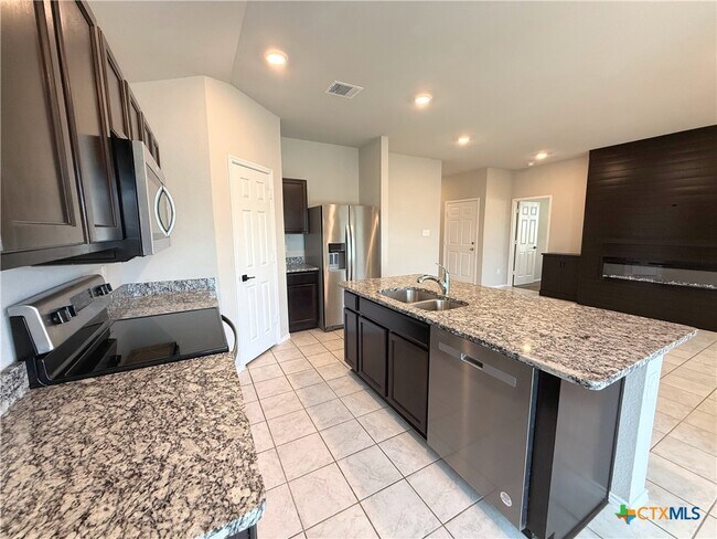 Foto del edificio - 4902 Vivien St