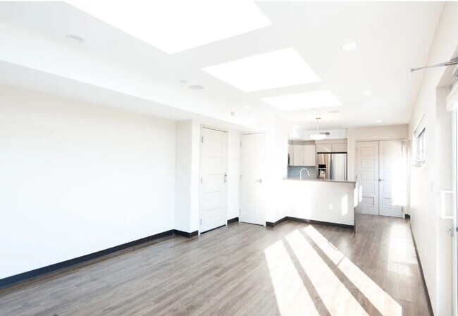 Building Photo - 11 Dorchester St