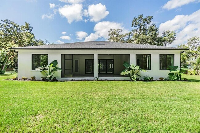 Building Photo - 2114 Curry Rd