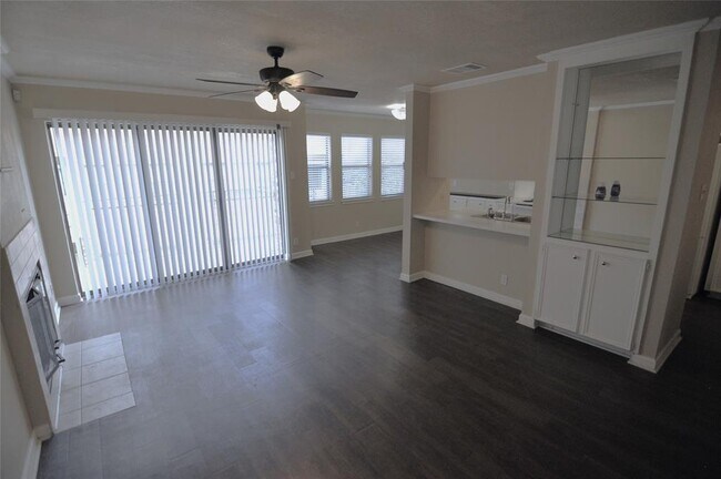 Building Photo - 3845 Ranch Rd 2222
