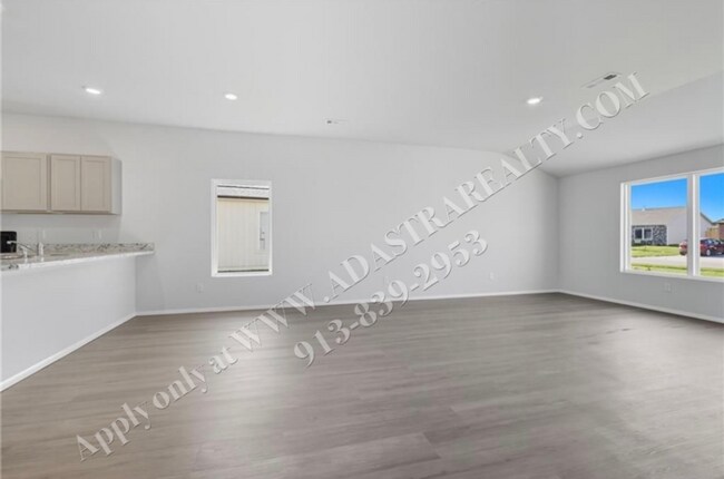 Foto del edificio - Brand New!! 3 Bed 2 Bath Home in Edgerton-Coming SOON!!