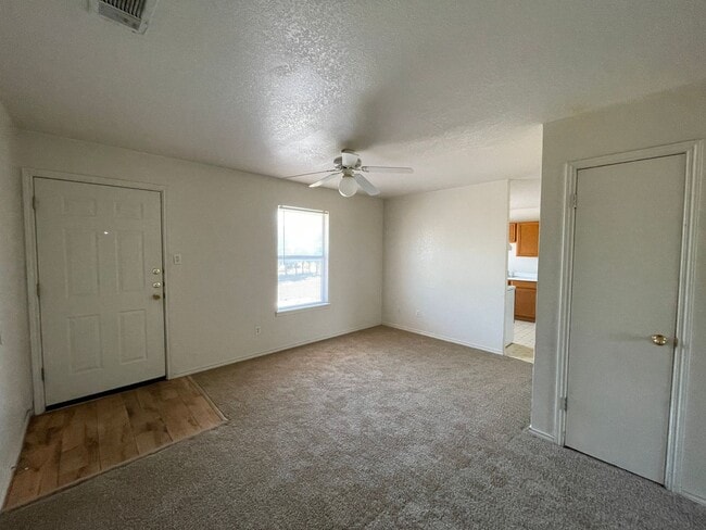 Building Photo - 1801 Cedarhill Dr
