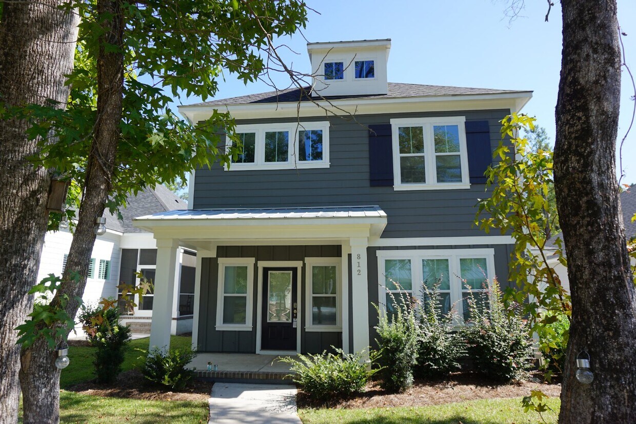 Primary Photo - 4BR/3.5BA Home in the Gated Community of R...