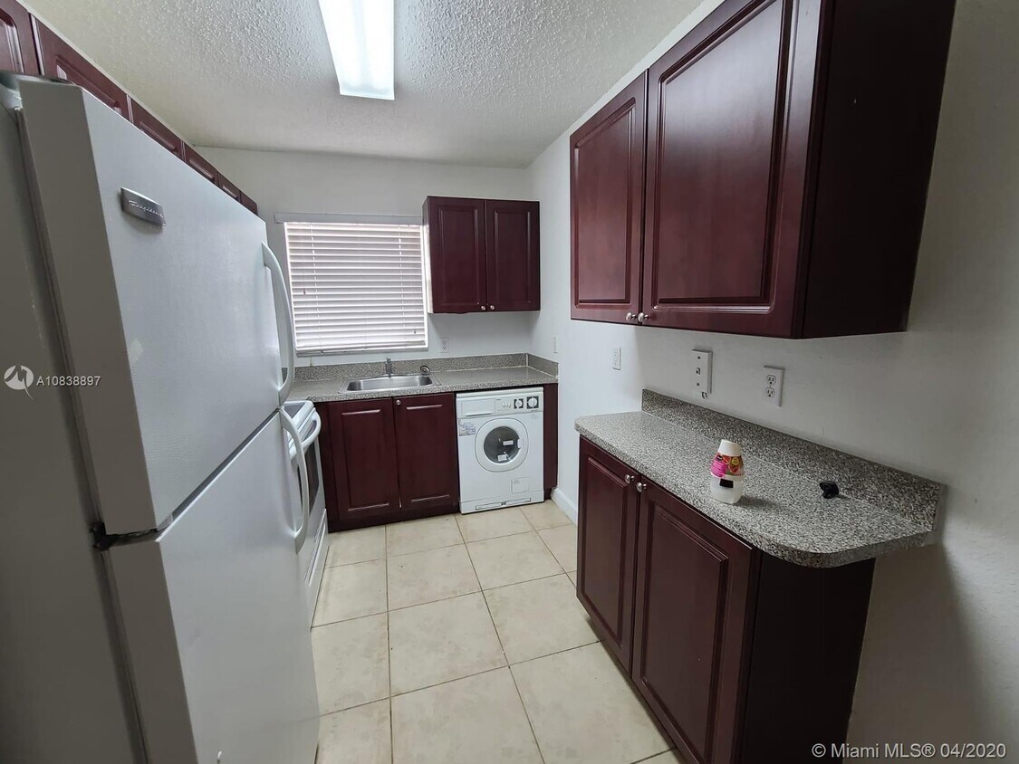 Primary Photo - 400 NW 65th Ave