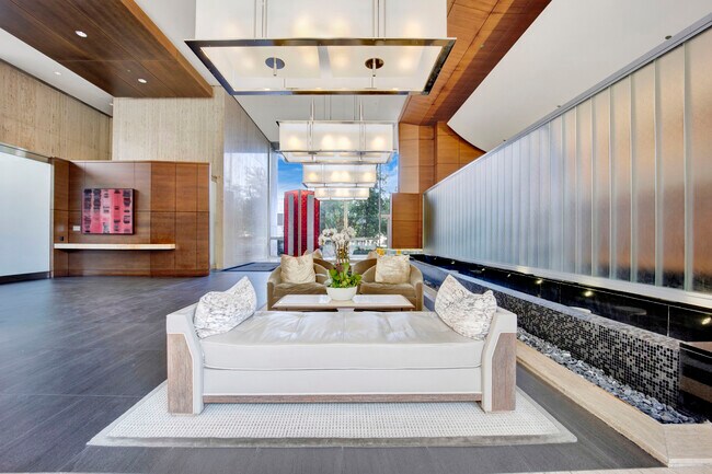 Building Photo - 500 W Superior-710