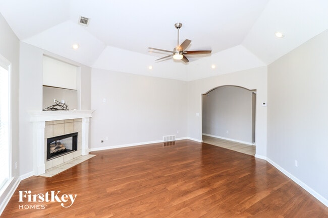 Foto del edificio - 8181 Short Grass Cove