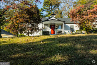 Building Photo - 1761 Fairway Hill Dr SE