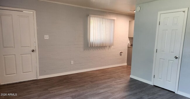 Building Photo - 2645 W Morten Ave