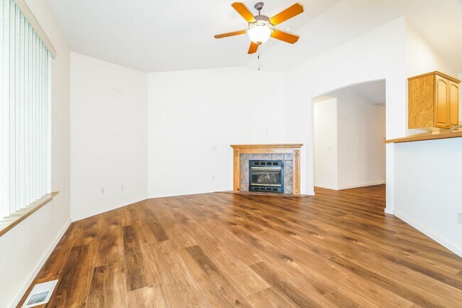 Foto del edificio - Beautiful, spacious home in Silverado neighborhood.