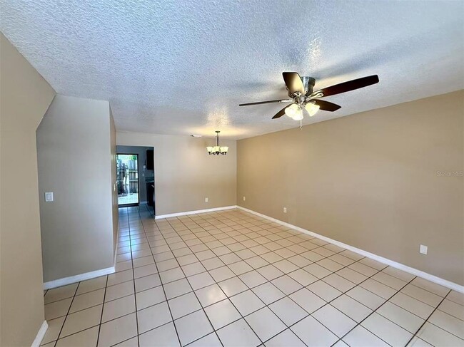 Foto del edificio - 3370 Cedar Springs Pl