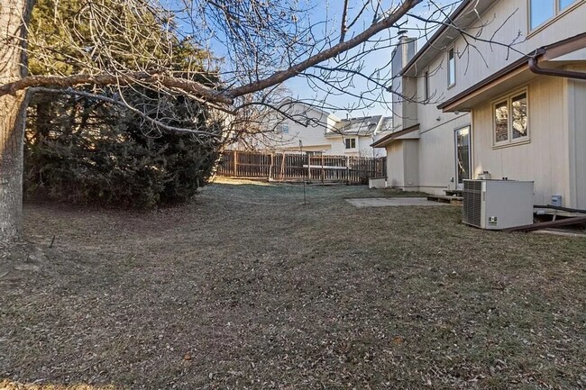 Building Photo - Spacious Harvey Oaks 4-bedroom home with c...