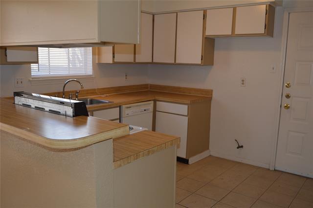 Building Photo - 601 Lost Springs Ct