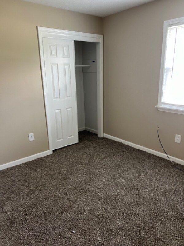 Foto del edificio - 240 English Ave