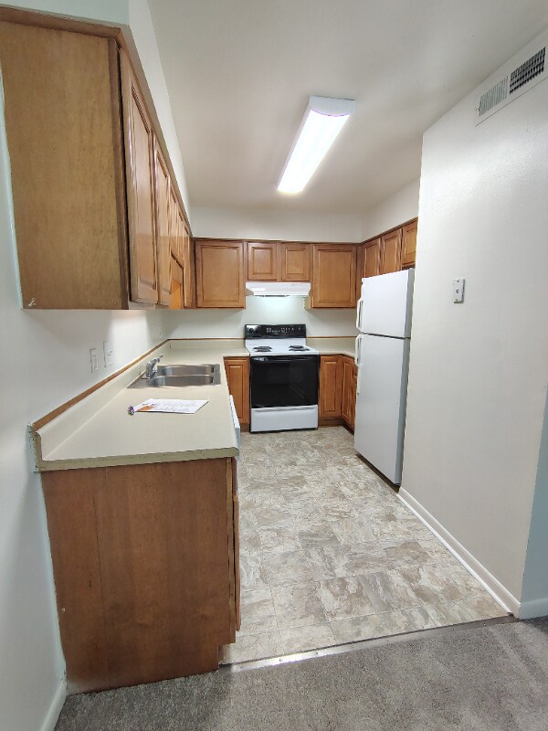 Building Photo - 600 Reusens Rd