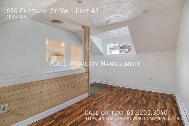Building Photo - 650 Chatham - Upper 1 Bedroom