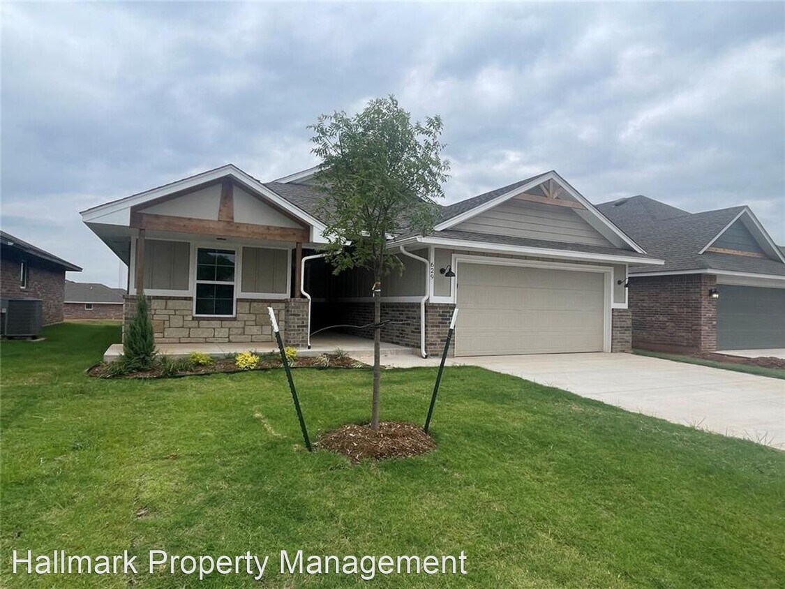 Foto principal - 4 br, 2 bath House - 585 Hackberry Ln.