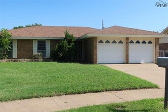 Building Photo - 2314 Randolph Dr