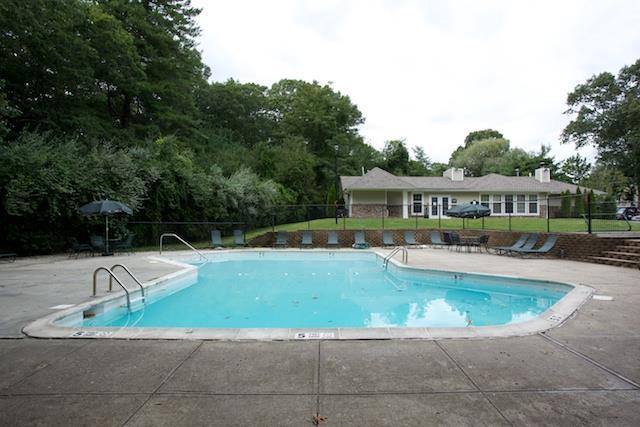 Foto del edificio - 125 Lake Pointe Ct