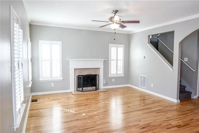 Foto del edificio - 587 Delbridge St NW