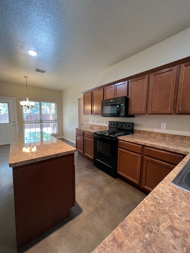 Building Photo - 908 Sun Down, Stephenville, TX 76401