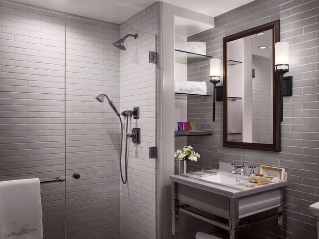 Bathroom - 10850 Lindbrook Dr