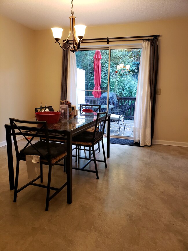 dining room w. sliders to deck - 10 South St