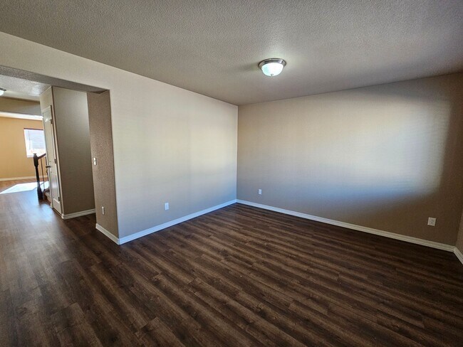 Foto del edificio - 3 Bed 3 bath house in 80911!