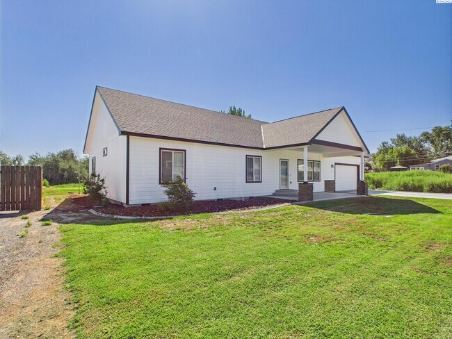 Building Photo - 940 S 38th Ave