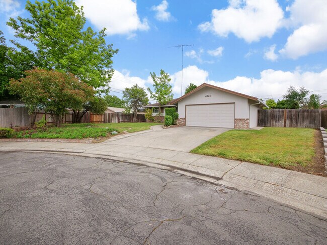 Foto del edificio - Beautiful 3 Beds and 2 Bath Home in Sacram...