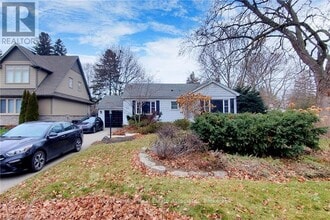 Building Photo - 925 Kingsway Dr