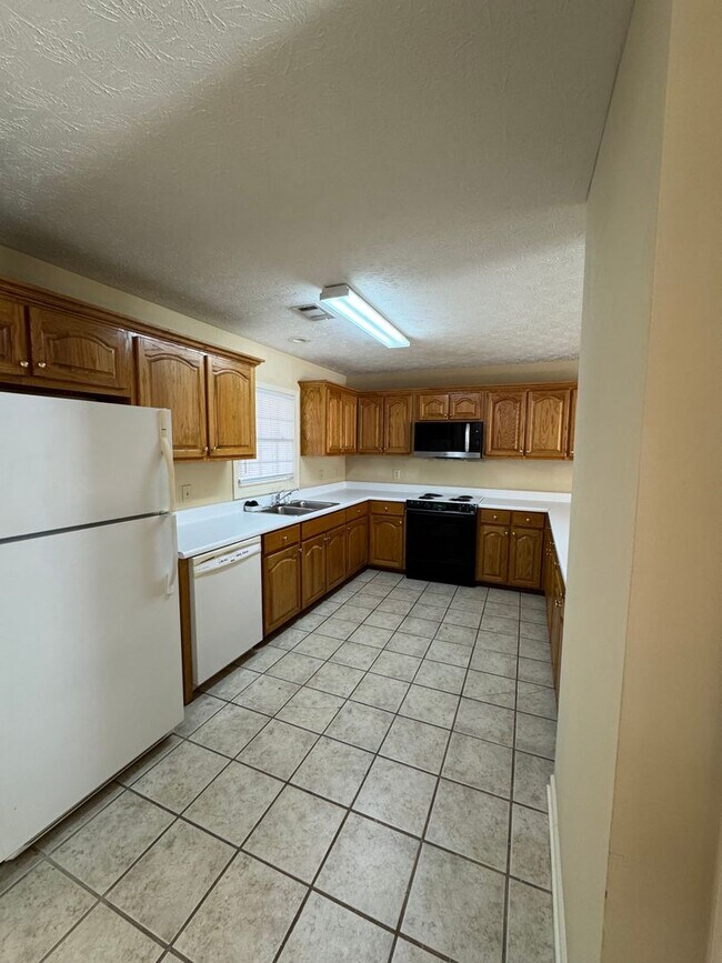 Foto del edificio - Harmon Condo Available Now!