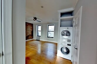 Building Photo - 334 E 100th St