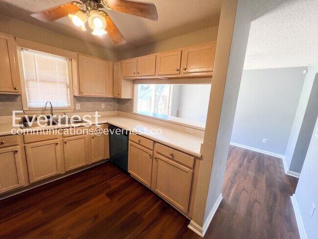 Foto del edificio - 5016 Cheshire Ct