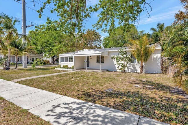 Building Photo - 843 SW 20th St